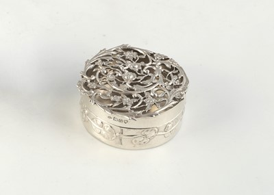 Lot 49 - Antique Edwardian Sterling Silver trinket /...