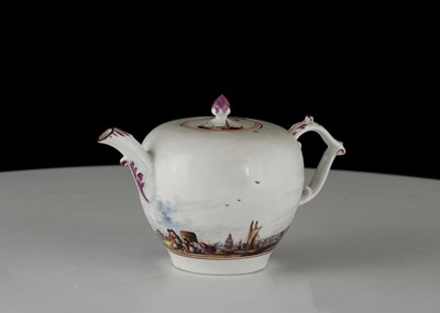 Lot 215 - A FINE MEISSEN TEAPOT AND COVER, late 18th...