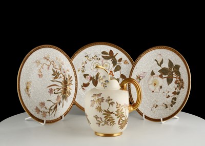 Lot 239 - A SET OF THREE ROYAL WORCESTER AESTHETIC...