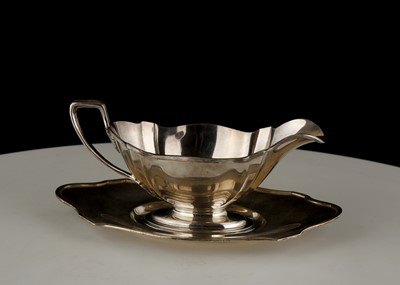 Lot 191 - Antique American Sterling Silver gravy boat...