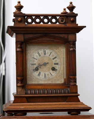 Lot 122 - Junghans oak mantle clock, 20th Century,...