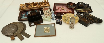 Lot 307 - A mixed collection of Chinese related items,...