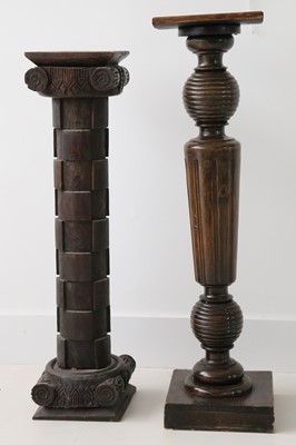 Lot 819 - Jardinière stands, turned orbs and tapering...