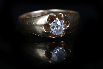 Lot 165 - An 18ct gold and Diamond set gypsy ring.