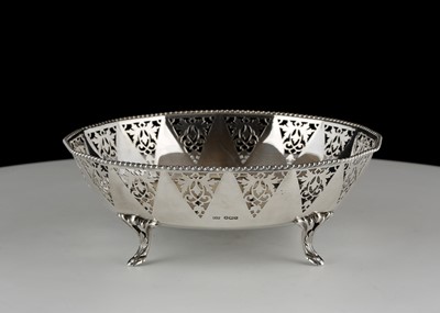 Lot 106 - Antique George V Sterling Silver bowl by...