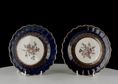 Lot 206 - A PAIR OF WORCESTER DESSERT PLATES, circa 1770-...