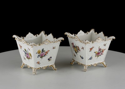 Lot 217 - A FINE PAIR OF MEISSEN CACHEPOTS OR...