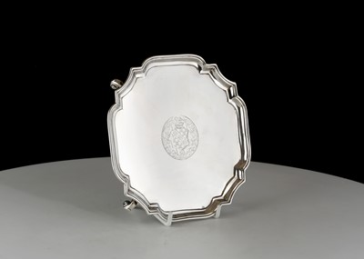 Lot 143 - Antique George II Sterling Silver waiter /...