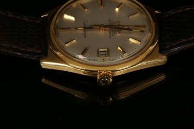 Lot 222 - A gent's vintage 18ct gold cased 'Omega -...