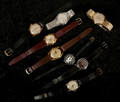 Lot 270 - A collection of eight various gent's watches,...