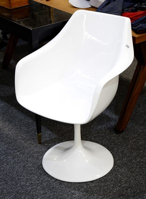 Lot 340 - A gloss white 'Saarinen' style swivel tub chair.