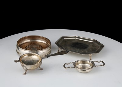 Lot 509 - A mixed lot of Antique Sterling Silver items...