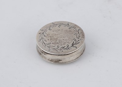 Lot 601 - Antique George III Sterling Silver patch box...