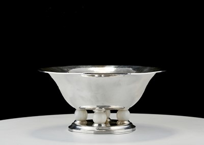 Lot 641 - Antique Art Deco Sterling Silver centrepiece /...