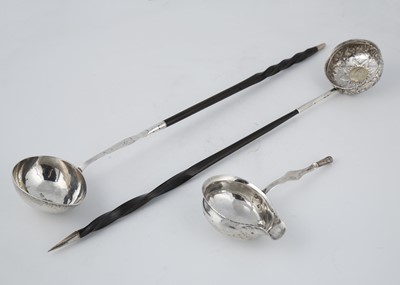 Lot 573 - Antique George II Sterling Silver toddy /...