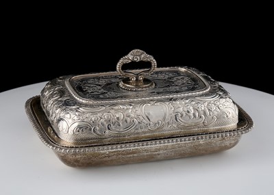 Lot 653 - Antique George III Sterling Silver entree dish...