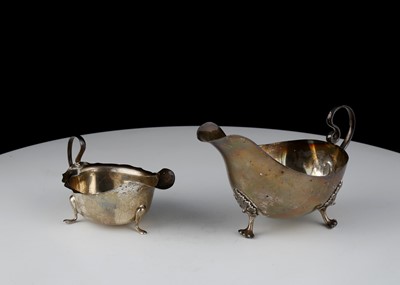 Lot 710 - Antique George V Sterling Silver sauce boat...