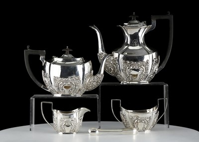 Lot 724 - Antique Edwardian Sterling Silver tea / coffee...