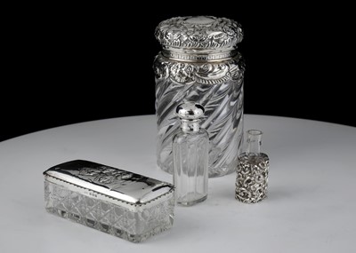 Lot 776 - Antique Victorian Sterling Silver lidded cut...