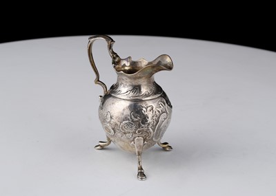 Lot 866 - Antique George II Sterling Silver milk / cream...