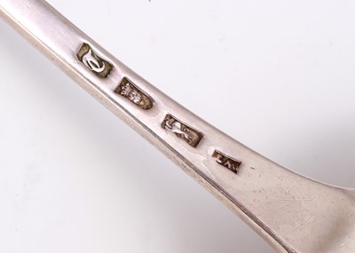 Lot 572 - A George III antique sterling silver shell...