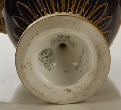 Lot 348 - A FINE ROYAL WORCESTER PORCELAIN TWIN-HANDLED...