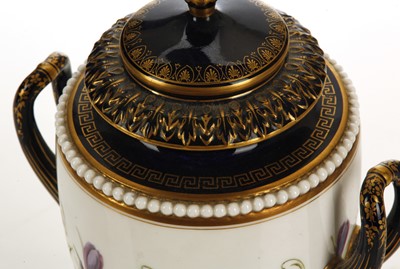 Lot 348 - A FINE ROYAL WORCESTER PORCELAIN TWIN-HANDLED...