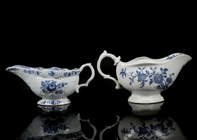 Lot 315 - A BOW PORCELAIN SAUCEBOAT AND A WORCESTER...