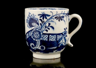 Lot 106 - A LOWESTOFT PORCELAIN COFFEE CUP, circa...