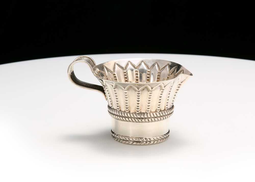 Lot 419 - A George V antique sterling silver revival...