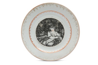 Lot 371 - A CHINESE GRISAILLE-DECORATED 'EUROPEAN LADY WITH LAMB' DISH.