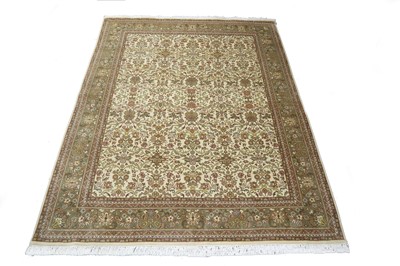 Lot 31 - AN INDIAN JAIPUR CARPET approx. 3.10m x 2.45m....