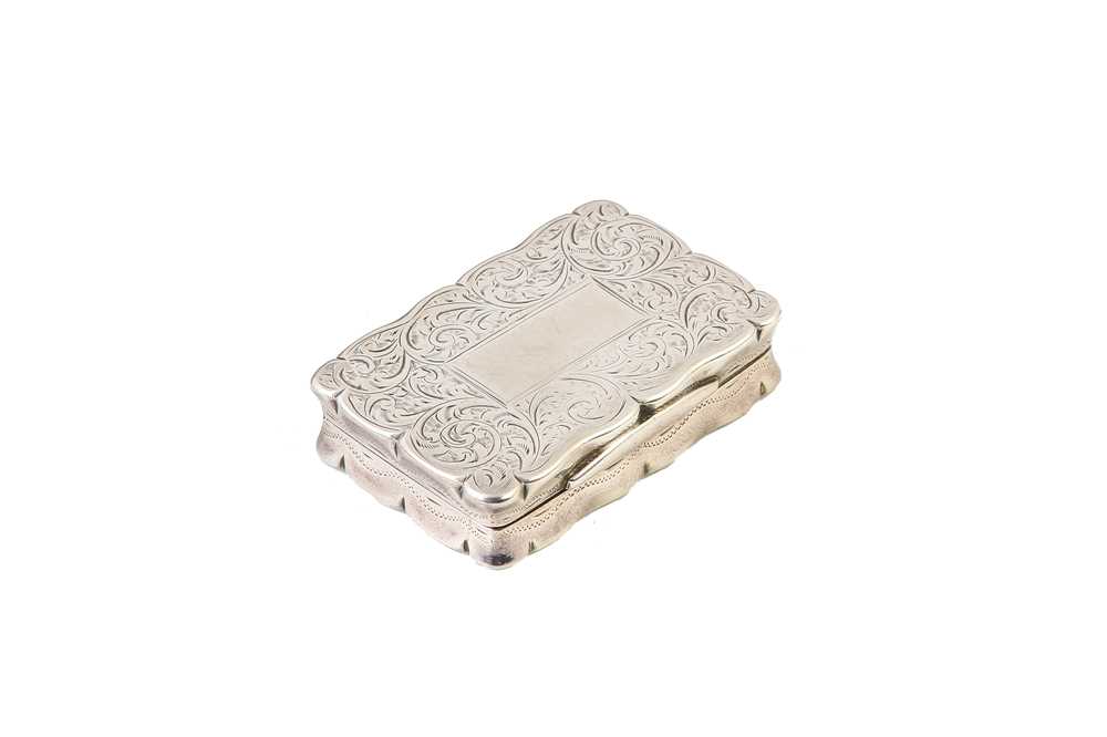 Lot 204 - A George V antique sterling silver snuff box,...