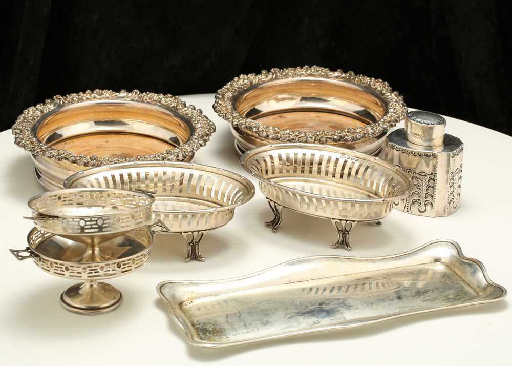 Lot 76 - A mixed group of antique sterling silver