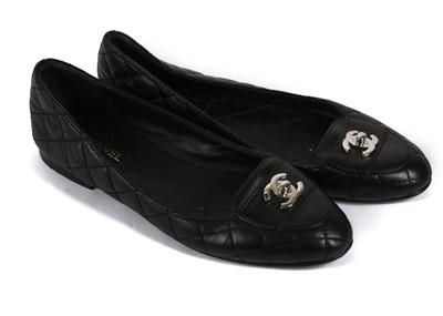 Lot 505 - Chanel black quilted leather pumps, with...