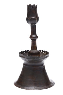 Lot 171 - A RARE TURKISH OTTOMAN BRONZE TULIP SHAPED...