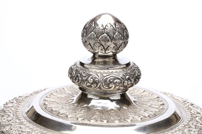 Lot 247 - A FINE LIDDED BURMESE REPOusSE SILVER BOWL....