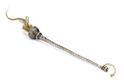 Lot 255 - A NORTH INDIAN MOGHUL SILVER FLYWISK HANDLE....