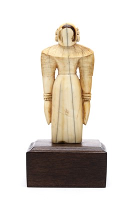 Lot 274 - A FINELY CARVED SRI LANKAN IVORY FIGURE OF A...