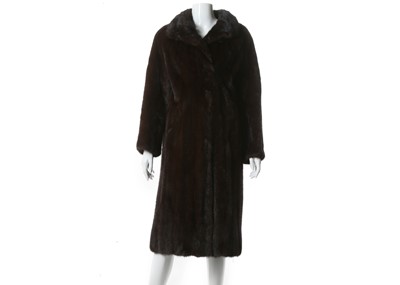 Lot 254 - Dark brown mink coat, 3/4 length with round...