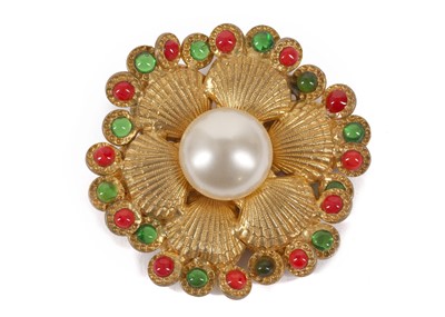 Lot 599 - Chanel seashell brooch, 1980s, gilt metal sea...