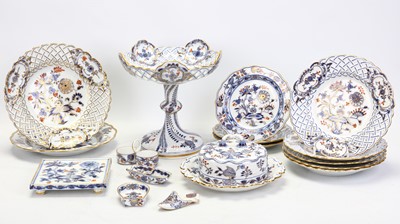 Lot 141 - A COLLECTION OF MEISSEN 'RICH ONION' PATTERN...