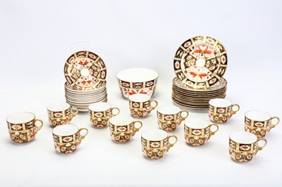 Lot 151 - A ROYAL CROWN DERBY PORCELAIN TEA SERVICE FOR...