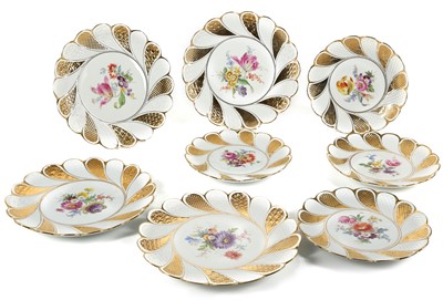 Lot 153 - A SET OF EIGHT MEISSEN PORCELAIN CABINET...