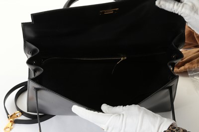 Lot 453 - Hermes black Kelly Sellier 35, c.1995, box...