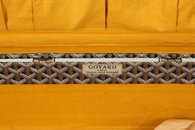 Lot 223 - Set of vintage Goyard luggage, 20th century,...