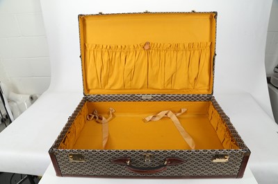Lot 223 - Set of vintage Goyard luggage, 20th century,...