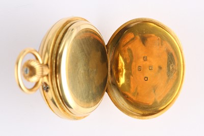 Lot 18 - AN 18K YELLOW GOLD OPEN FACED FOB WATCH. Date:...