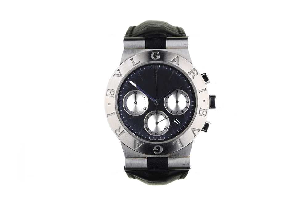 Lot 51 - BVLGARI. A STAINLESS STEEL QUARTZ CHRONOGRAPH...