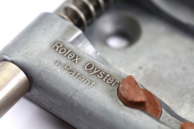 Lot 63 - ROLEX. A 1950'S OYSTER WATCH CLAMP. Origin: A...